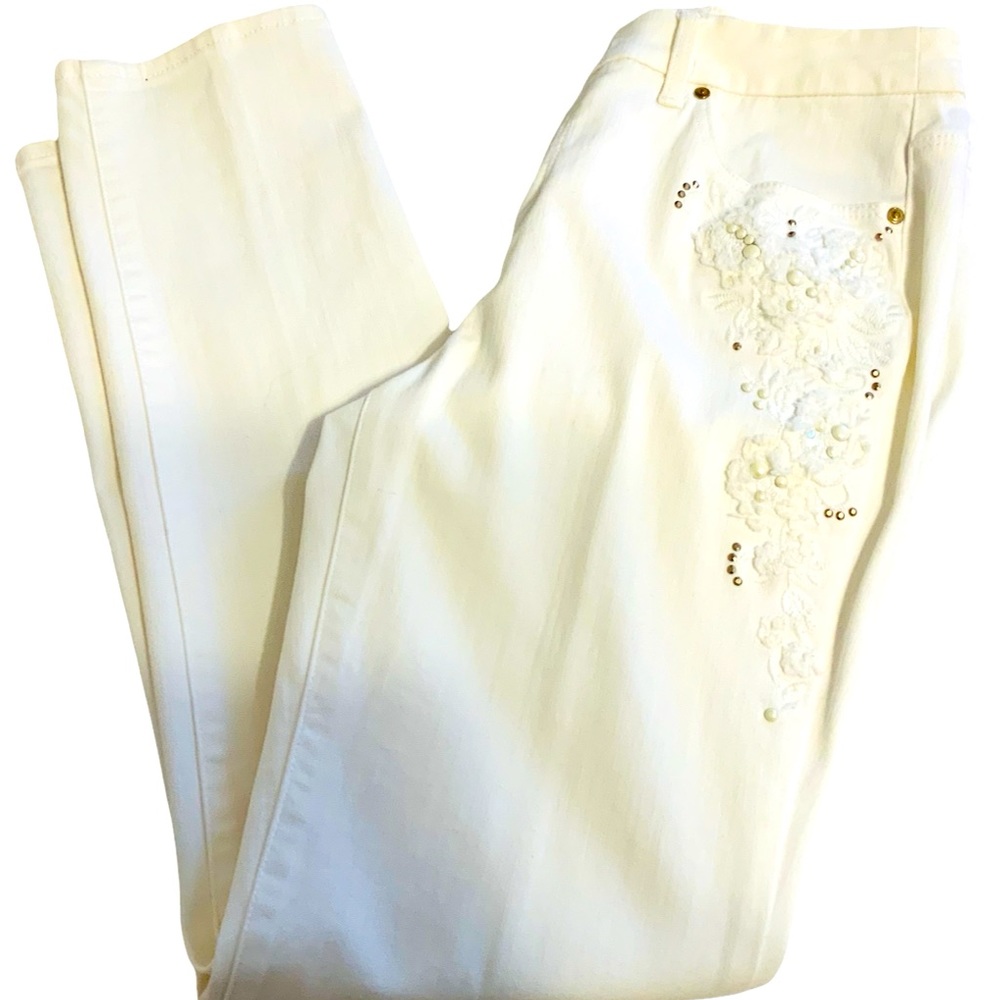 Chico's SO SLIMMING GIRLFRIEND ANKLE Jeans